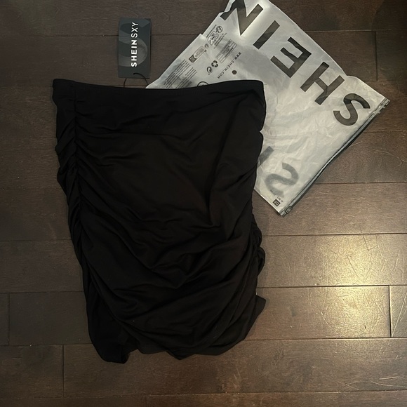 Black skirt - Picture 2 of 2